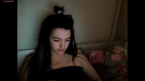 elisa_dove208 online show from January 7, 2026, 3:53 am