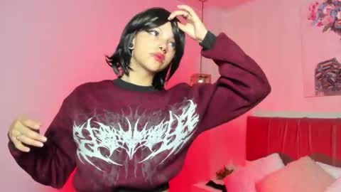 elisabethflores online show from June 22, 2026, 7:00 pm