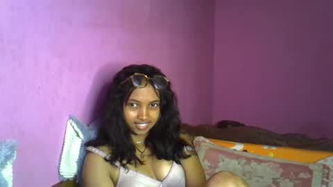 Snapshot of elisah01 chatting on February 5, 2026, 4:00 pm elisah01 online show from February 5, 2026, 4:00 pm