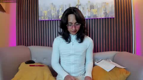 Elisa Sue online show from April 22, 2026, 2:58 am