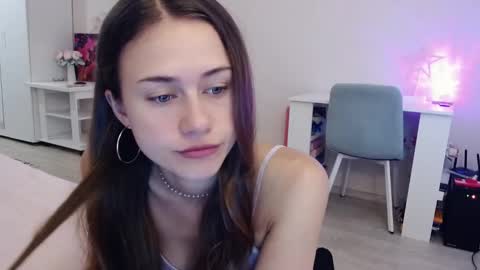 Snapshot of eliscuteblonde chatting on September 11, 2025, 4:01 am Elis online show from September 11, 2025, 4:01 am