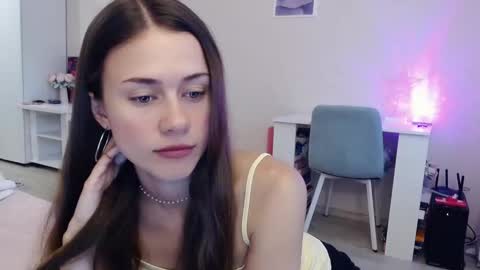 Snapshot of eliscuteblonde chatting on September 13, 2025, 2:44 am Elis online show from September 13, 2025, 2:44 am