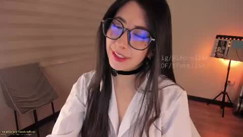 Snapshot of elise_77 chatting on June 28, 2026, 6:52 am Eli online show from June 28, 2026, 6:52 am