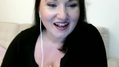 elise_bliss69 online show from October 13, 2025, 7:14 pm