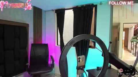 ELISE LEYTON online show from December 18, 2025, 7:09 pm