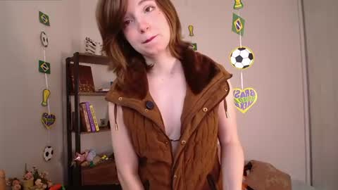 elise_nyx online show from June 26, 2026, 1:04 pm