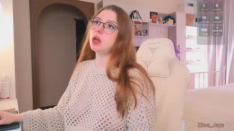 Elise    online show from October 5, 2025, 12:25 pm