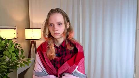 Viola online show from November 18, 2025, 1:11 am