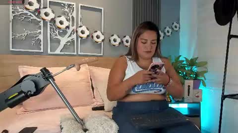 Snapshot of eliseplayboobs chatting on July 1, 2026, 7:02 pm Elise Play Boobs online show from July 1, 2026, 7:02 pm