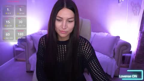 elisevelour online show from October 21, 2025, 12:39 pm