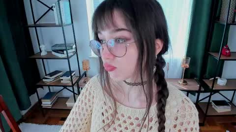 Snapshot of elispriston chatting on April 13, 2026, 8:31 am Elis online show from April 13, 2026, 8:31 am