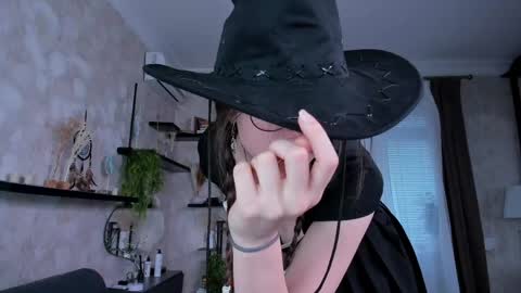 Snapshot of elispriston chatting on April 17, 2026, 8:06 am Elis online show from April 17, 2026, 8:06 am