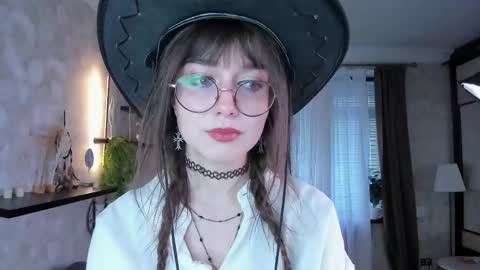 Snapshot of elispriston chatting on April 18, 2026, 8:18 am Elis online show from April 18, 2026, 8:18 am
