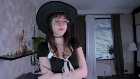 Snapshot of elispriston chatting on April 20, 2026, 8:28 am Elis online show from April 20, 2026, 8:28 am