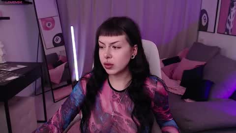 Ari online show from December 2, 2025, 7:36 am