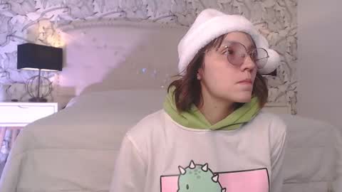 Eliza online show from December 22, 2025, 7:11 pm