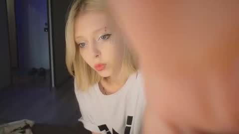 Elizabeth online show from September 12, 2025, 12:38 pm