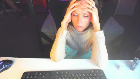 Snapshot of elizabe_th chatting on March 6, 2025, 2:40 pm Elizabethangel online show from March 6, 2025, 2:40 pm