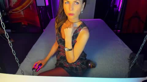 Snapshot of elizabe_th chatting on March 10, 2025, 9:32 am Elizabethangel online show from March 10, 2025, 9:32 am