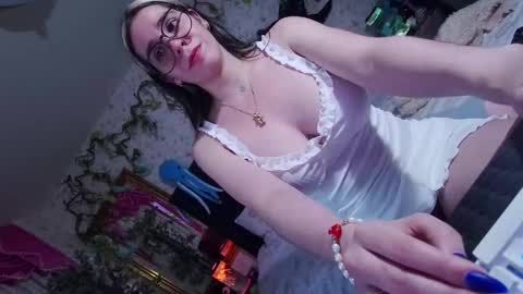 Elizabeth online show from September 29, 2025, 8:02 pm