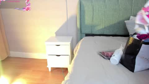 elizabeth online show from November 4, 2025, 7:02 pm