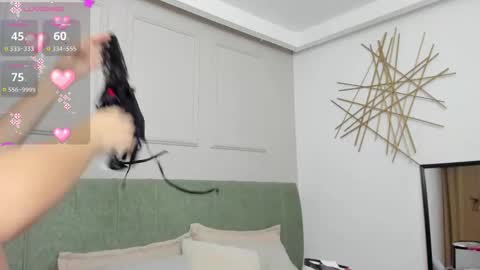 elizabeth online show from November 12, 2025, 7:03 pm