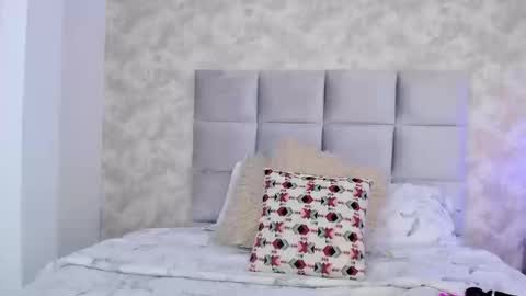 Elizabeth online show from September 22, 2025, 8:33 pm