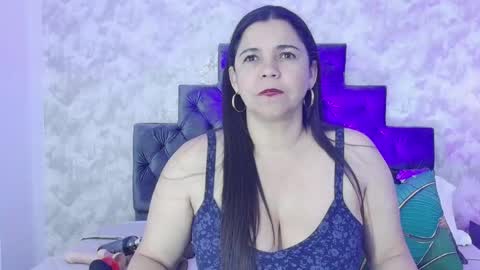 Snapshot of elizabeth_colleman chatting on April 21, 2026, 9:50 pm Elizabeth online show from April 21, 2026, 9:50 pm