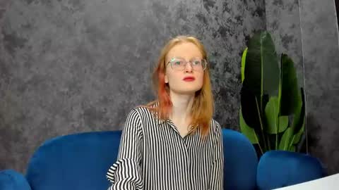 Elizabeth online show from February 3, 2025, 8:02 am