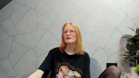 Elizabeth online show from February 13, 2025, 8:27 am