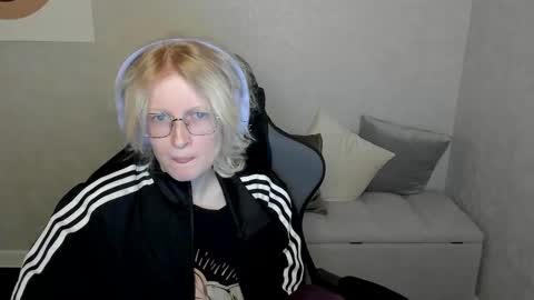 Elizabeth online show from September 9, 2025, 1:27 am