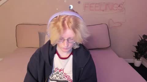 Elizabeth online show from September 10, 2025, 1:05 am