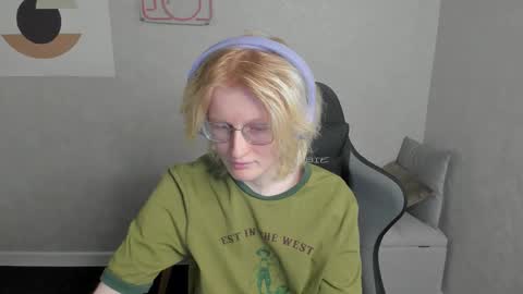 Elizabeth online show from September 16, 2025, 1:17 am