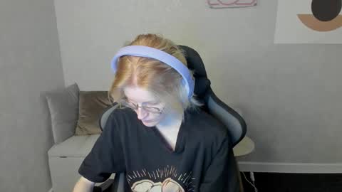 Elizabeth online show from September 17, 2025, 1:18 am