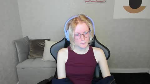 Elizabeth online show from September 24, 2025, 2:04 am