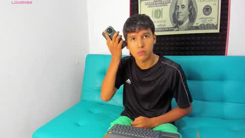 Elizabeth Lamer online show from November 18, 2025, 6:51 am