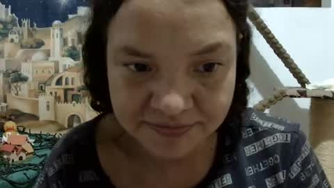 Elizabeth Martinez  online show from January 6, 2025, 9:43 pm