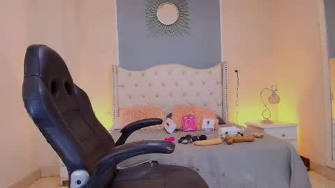 Snapshot of elizabeth_santos1 chatting on June 8, 2026, 3:40 am Elizabeth online show from June 8, 2026, 3:40 am