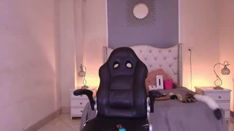 Snapshot of elizabeth_santos1 chatting on July 5, 2026, 2:02 pm Elizabeth online show from July 5, 2026, 2:02 pm