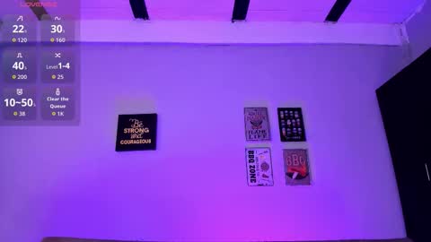 Elizabeth bolt    online show from November 28, 2025, 8:11 pm