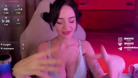 Adele online show from February 2, 2025, 11:42 pm