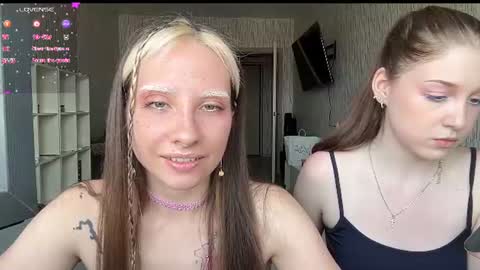 Snapshot of elizabethh_brown chatting on July 2, 2026, 8:53 am elizabethh_brown online show from July 2, 2026, 8:53 am