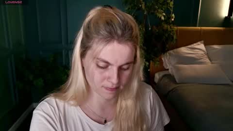 elizabethmad online show from September 22, 2025, 6:32 pm
