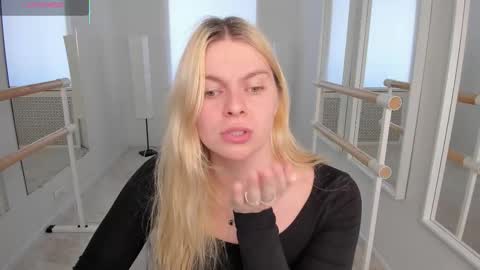 elizabethmad online show from September 25, 2025, 7:23 am