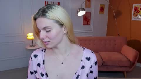 elizabethmad online show from October 3, 2025, 7:16 am