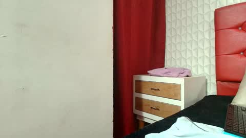 elizabetth_roman online show from February 18, 2026, 6:09 am