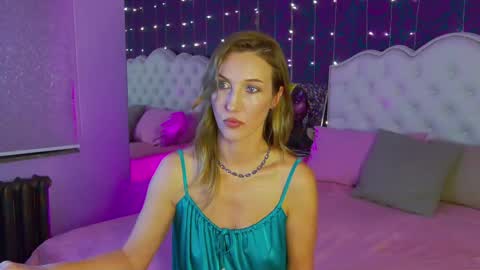 Snapshot of elizamayers chatting on February 27, 2025, 10:20 pm Linda online show from February 27, 2025, 10:20 pm