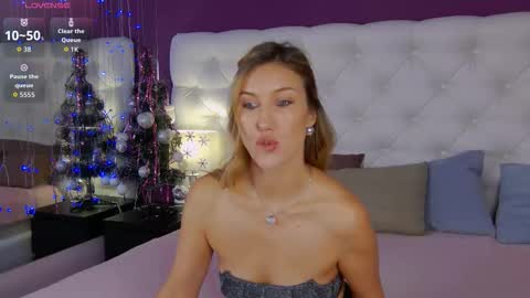 Snapshot of elizamayers chatting on December 5, 2025, 2:14 pm Linda online show from December 5, 2025, 2:14 pm