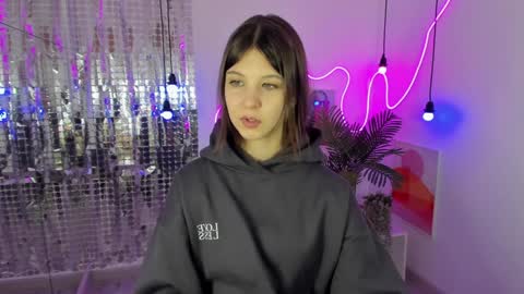 Eliza online show from December 5, 2024, 7:17 pm