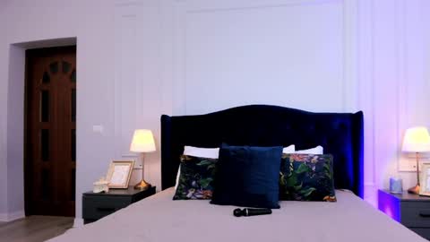 Snapshot of elizzabubble chatting on January 11, 2025, 10:08 am Emma online show from January 11, 2025, 10:08 am